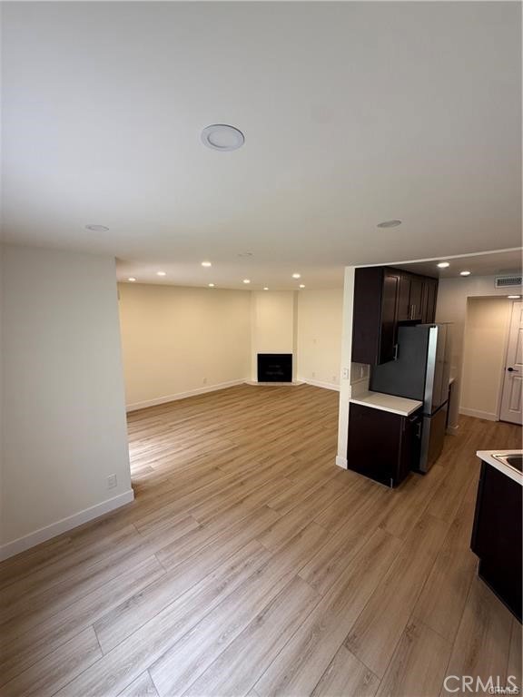 1207 N Columbus Avenue 202 Property Photo 4