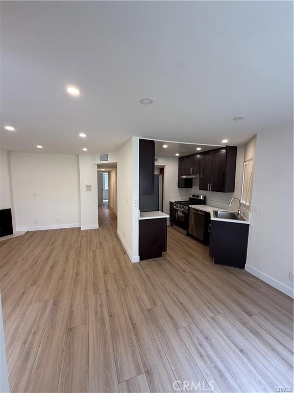 1207 N Columbus Avenue 202 Property Photo 6