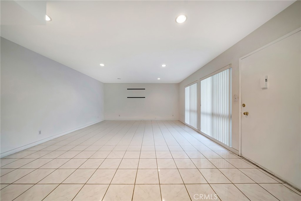 5315 Zelzah Property Photo 6
