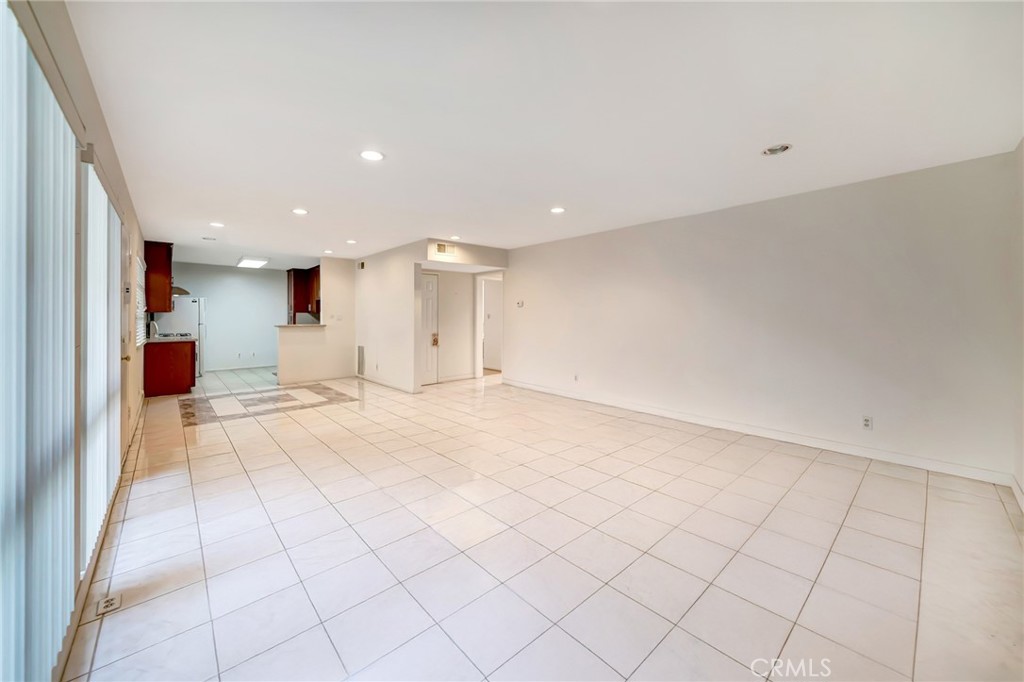 5315 Zelzah Property Photo 7