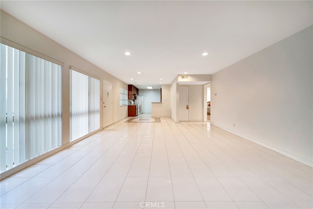 5315 Zelzah Property Photo 9