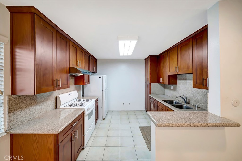 5315 Zelzah Property Photo 10
