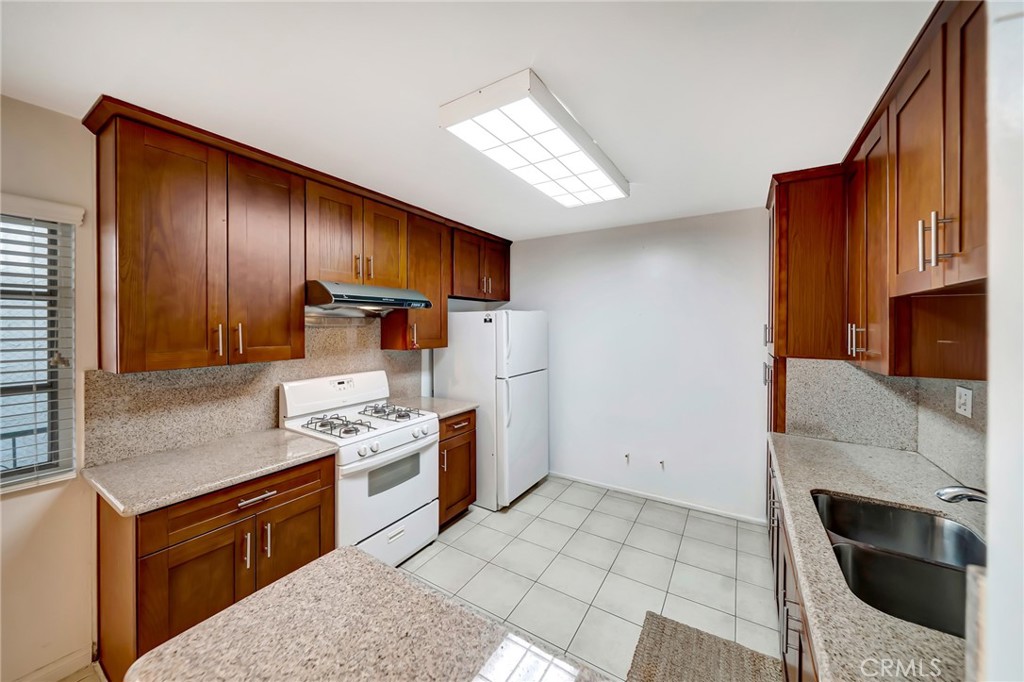 5315 Zelzah Property Photo 11
