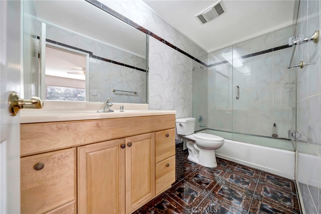 5315 Zelzah Property Photo 17