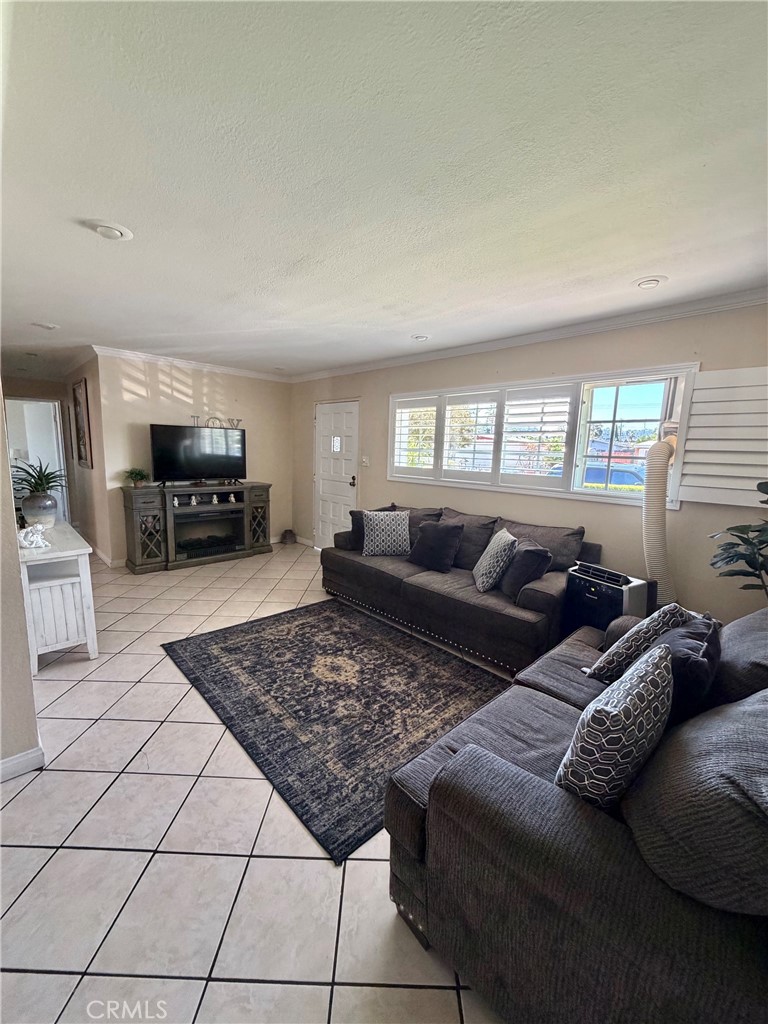 15719 Wedgeworth Drive Property Photo 3