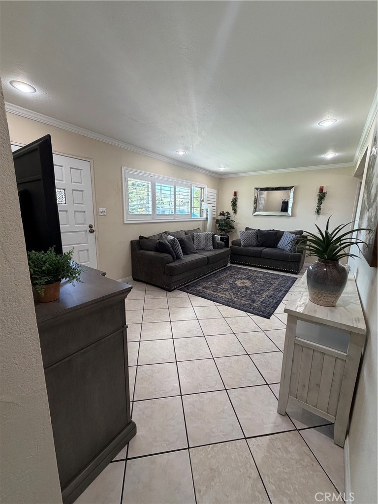 15719 Wedgeworth Drive Property Photo 4