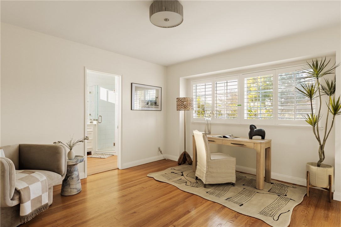 23642 Oxnard Property Photo 15