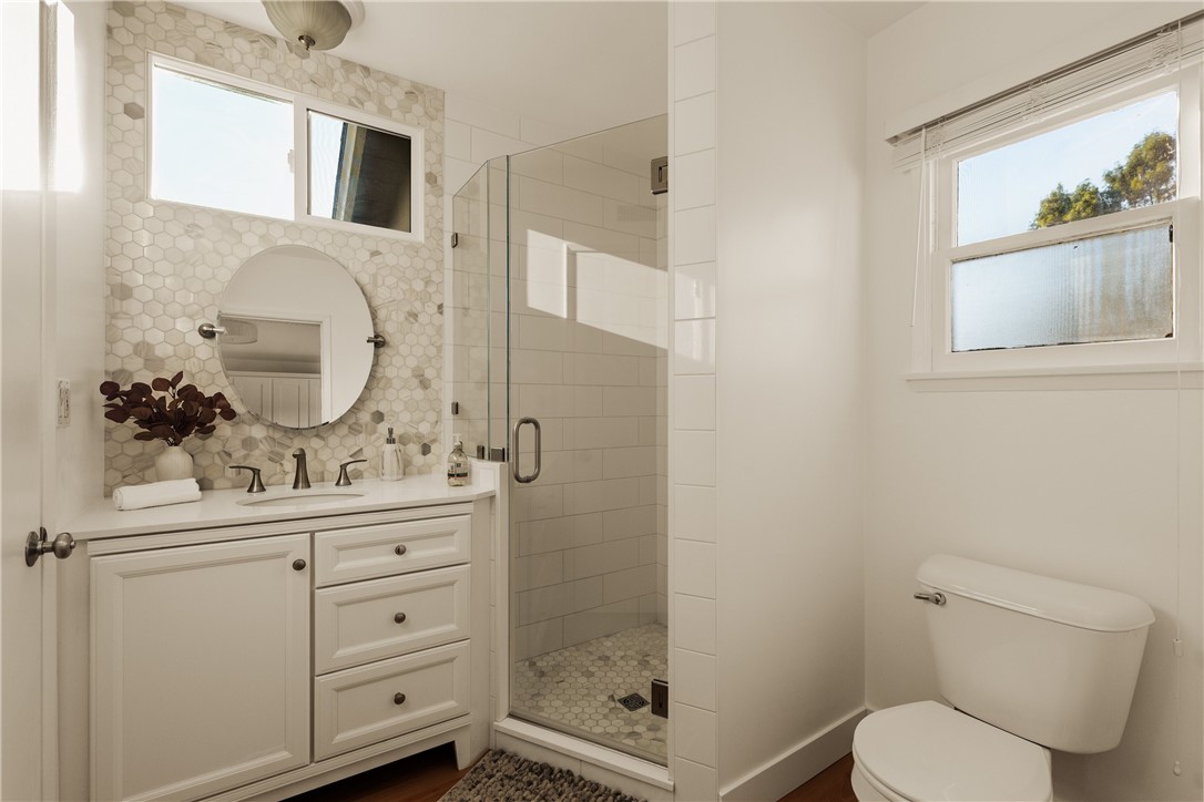 23642 Oxnard Property Photo 16