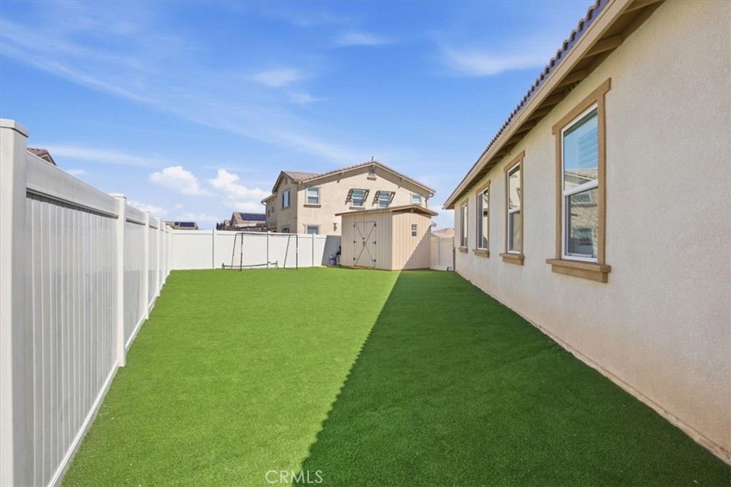 38017 Periwinkle Place Property Photo 25