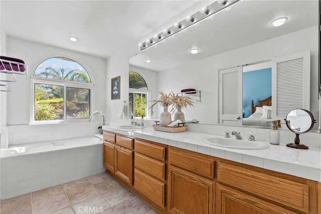 28712 Park Woodland Property Photo 33