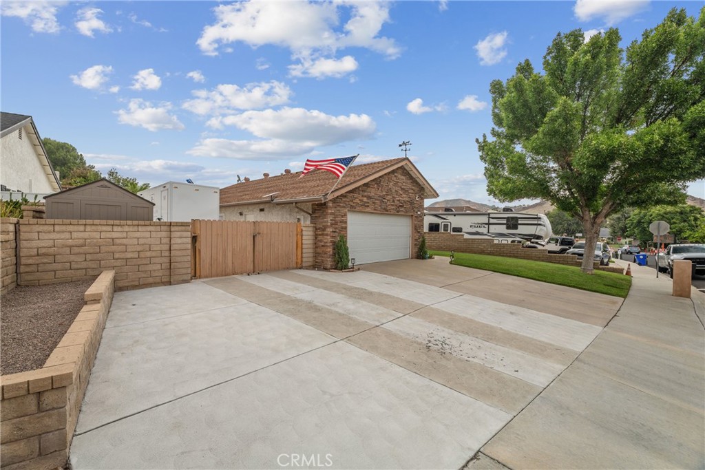 20755 Benz Property Photo 2