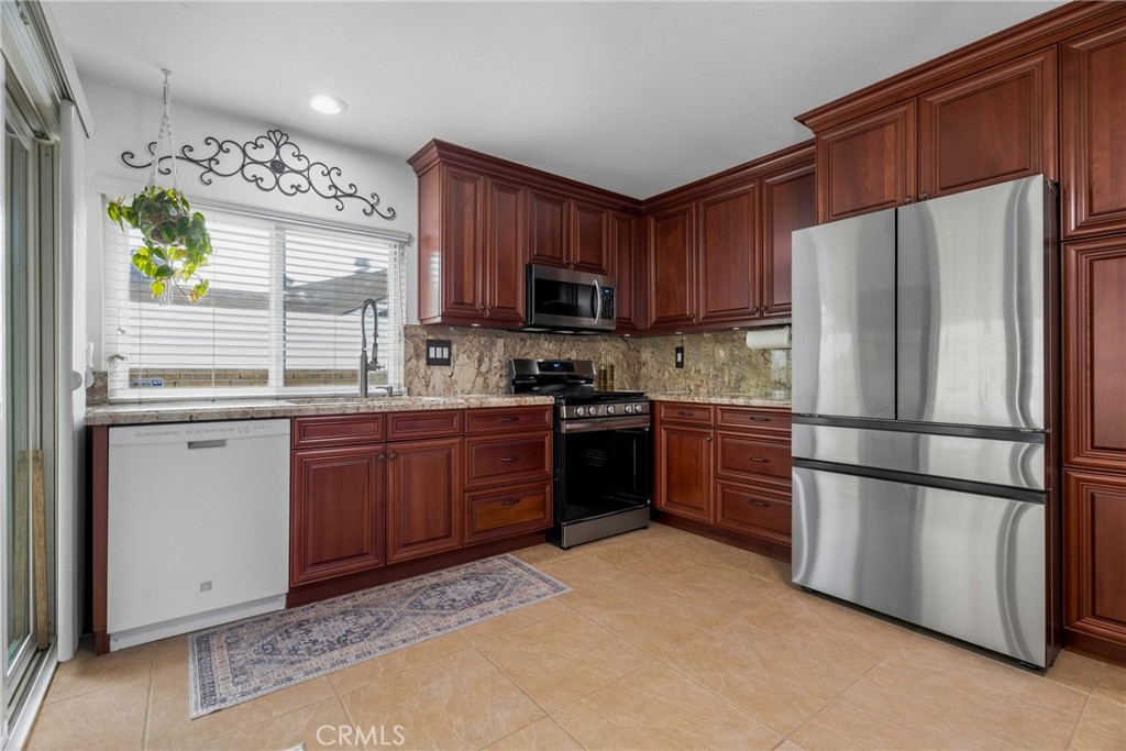 20755 Benz Property Photo 7