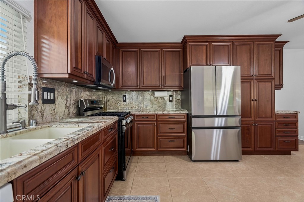 20755 Benz Property Photo 10