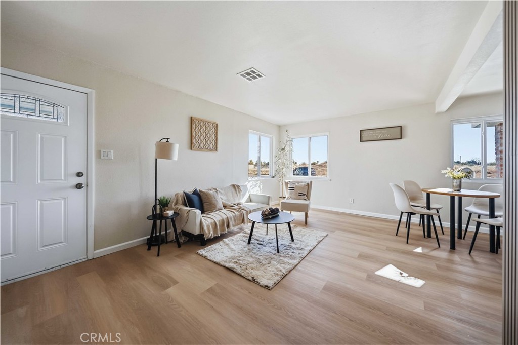 38615 22nd E Property Photo 5