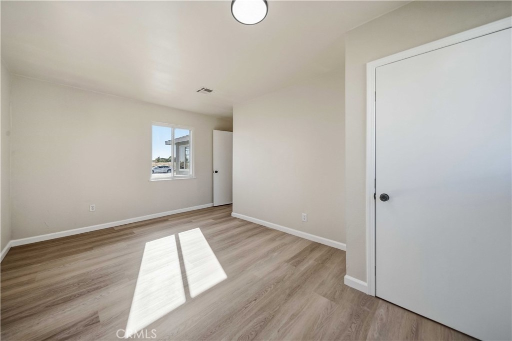 38615 22nd E Property Photo 13
