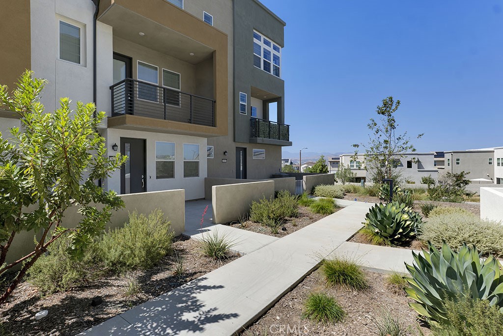 26989 Hummingbird Property Photo 7