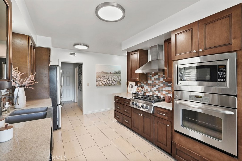 2025 Yorba Drive Property Photo 14
