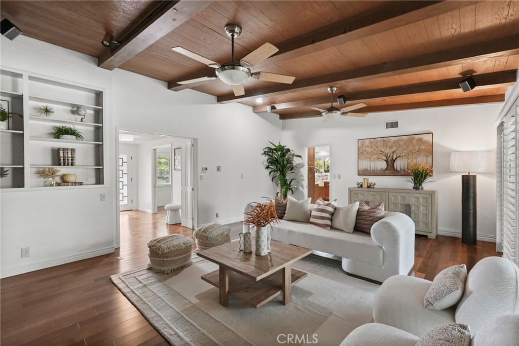 2025 Yorba Drive Property Photo 18