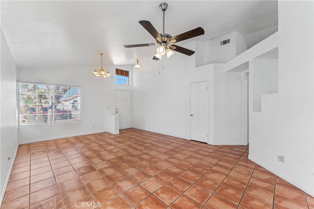 5546 Laurel Avenue Property Photo 5