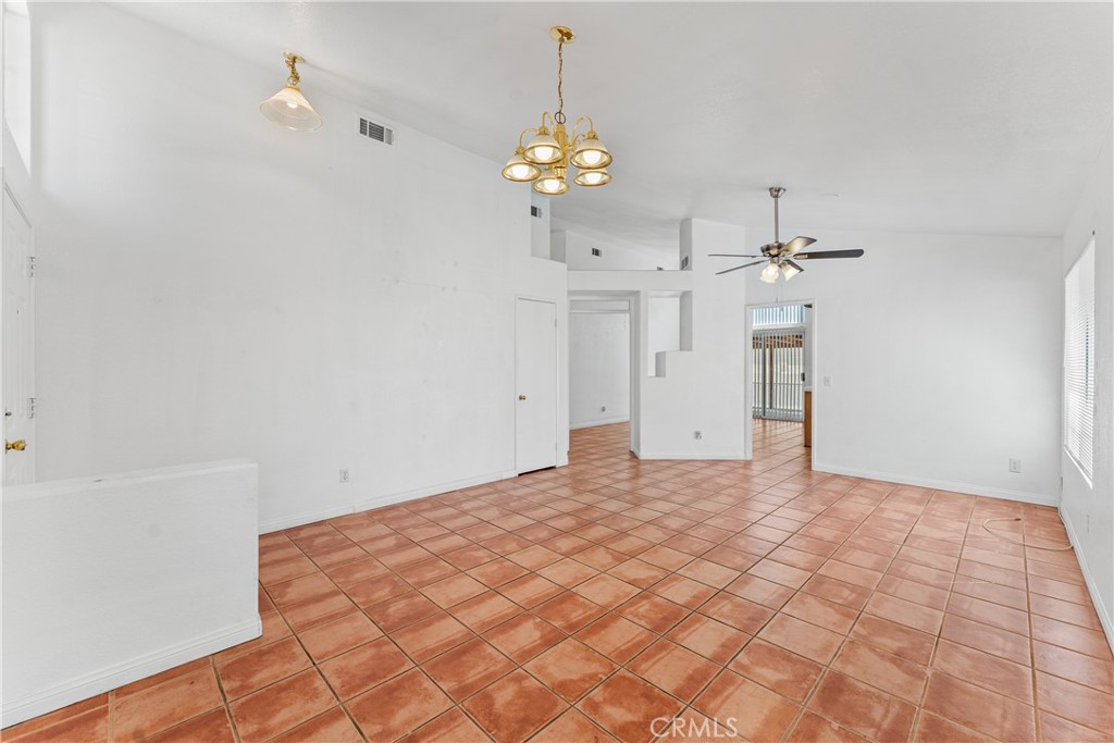 5546 Laurel Avenue Property Photo 6