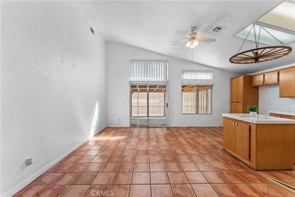 5546 Laurel Avenue Property Photo 8