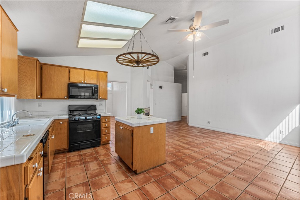5546 Laurel Avenue Property Photo 14