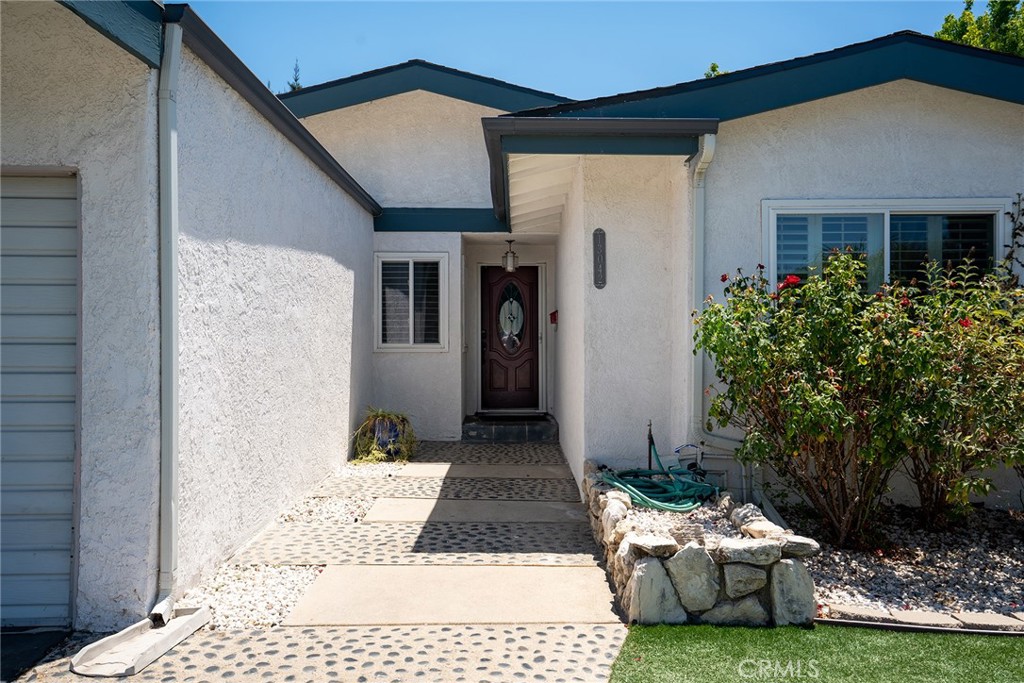 13042 Aetna Street Property Photo