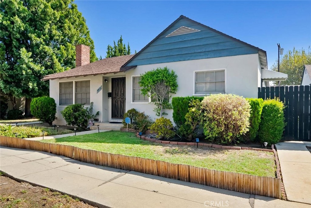 5420 Kester Property Photo 1