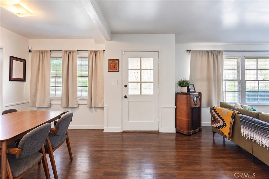 5420 Kester Property Photo 3