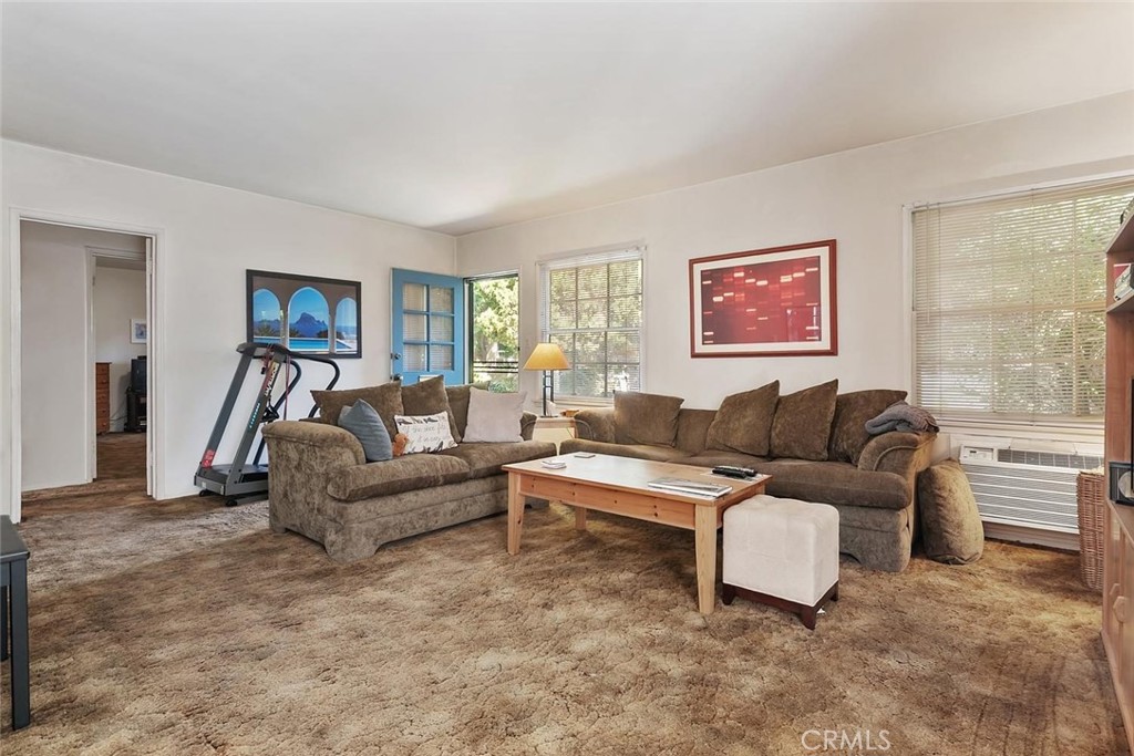 5420 Kester Property Photo 9