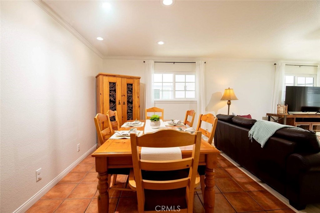 7310 Balboa Boulevard F Property Photo 11