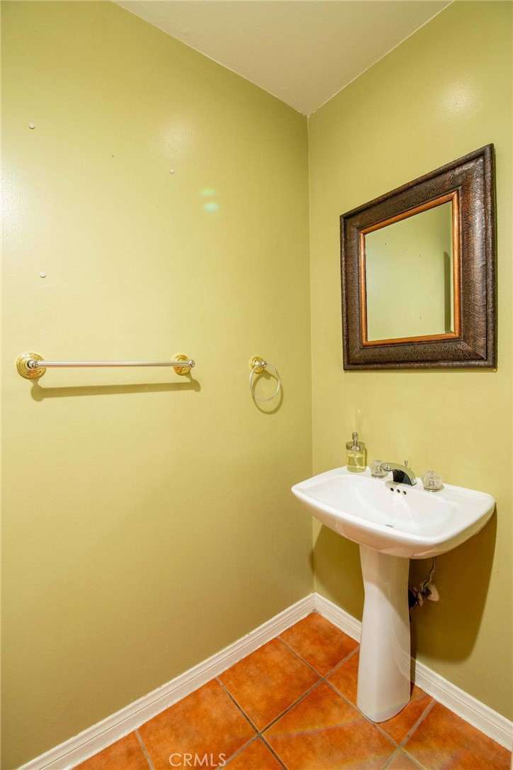 7310 Balboa Boulevard F Property Photo 22