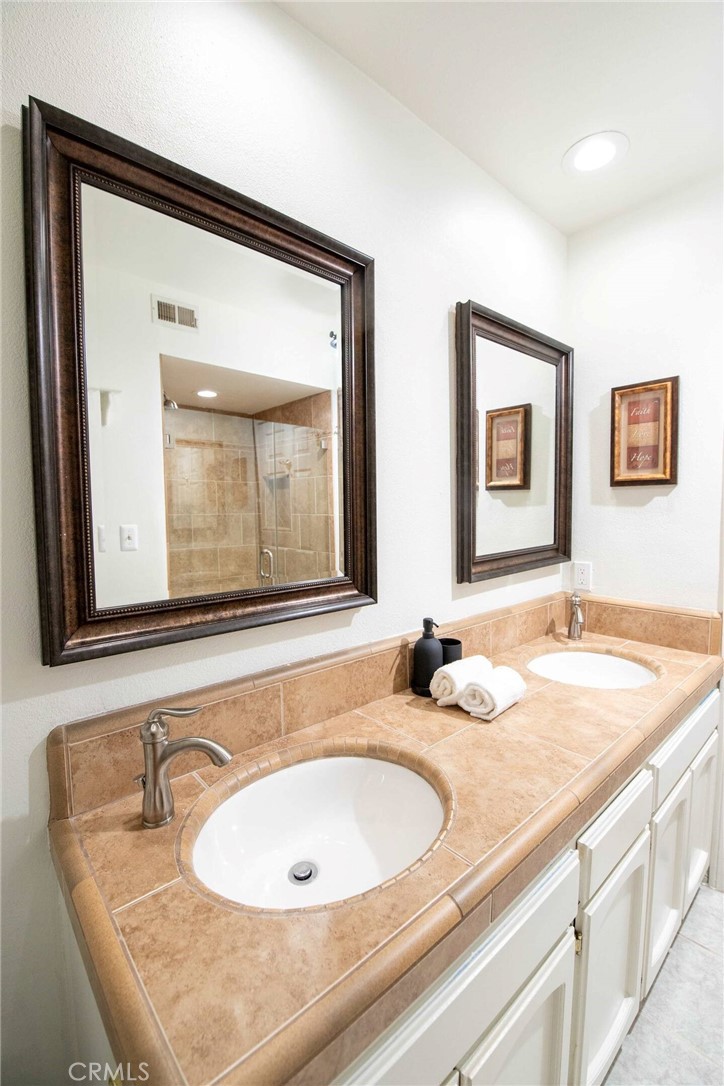 7310 Balboa Boulevard F Property Photo 33