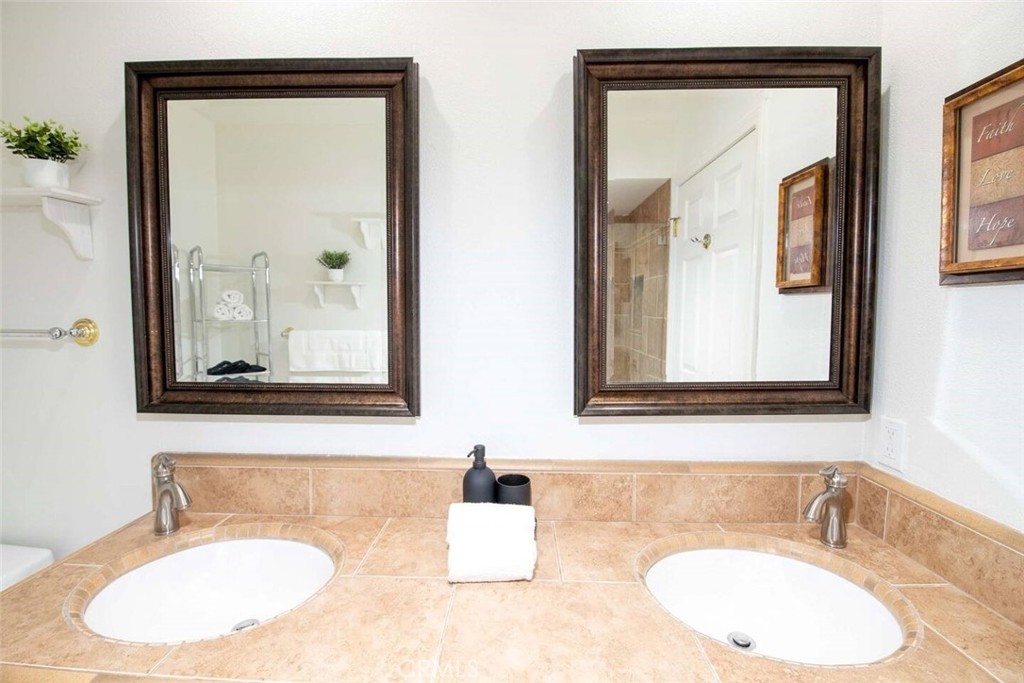 7310 Balboa Boulevard F Property Photo 34