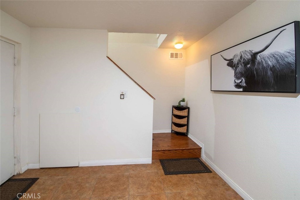 7310 Balboa Boulevard F Property Photo 45