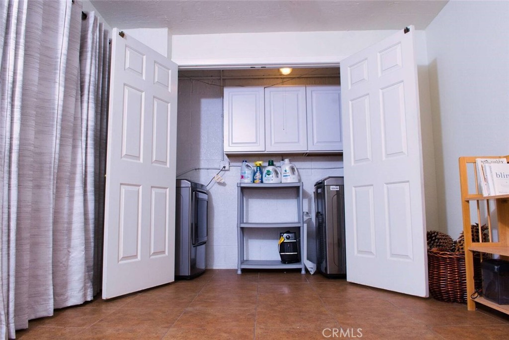7310 Balboa Boulevard F Property Photo 47