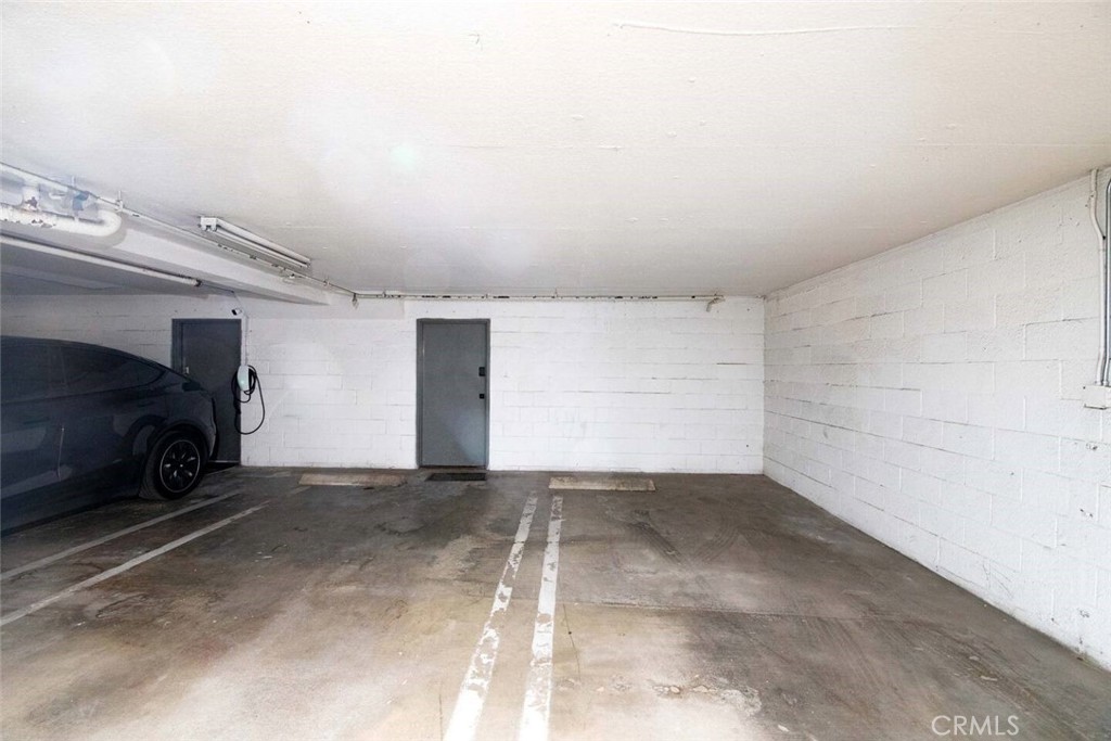 7310 Balboa Boulevard F Property Photo 49