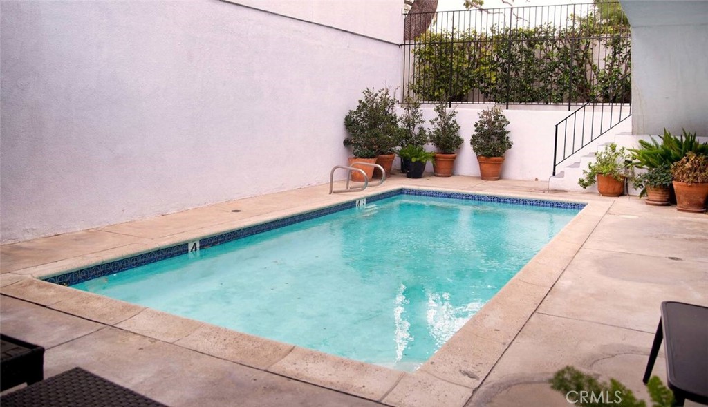 7310 Balboa Boulevard F Property Photo 53