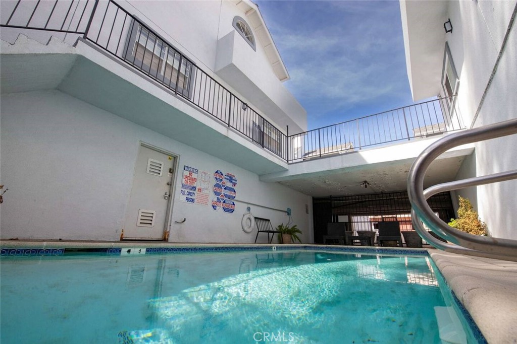 7310 Balboa Boulevard F Property Photo 55