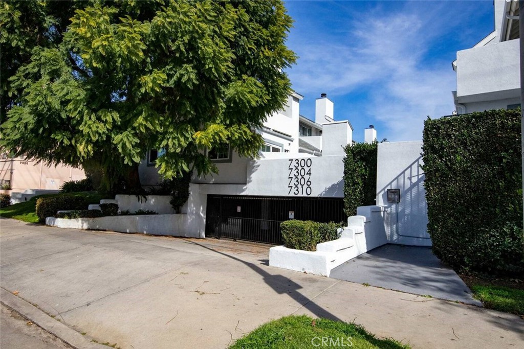 7310 Balboa Boulevard F Property Photo 62