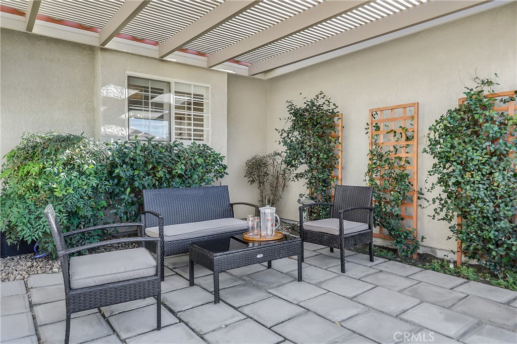 43760 Milan Court Property Photo 4