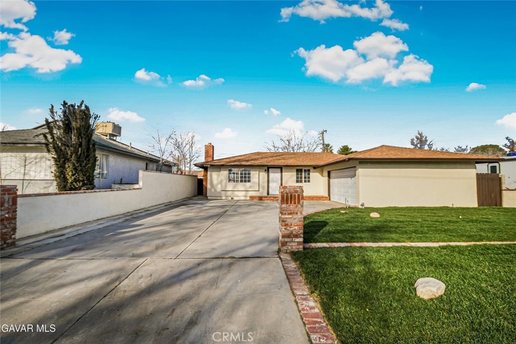 45503 11th Street West Property Photo 1