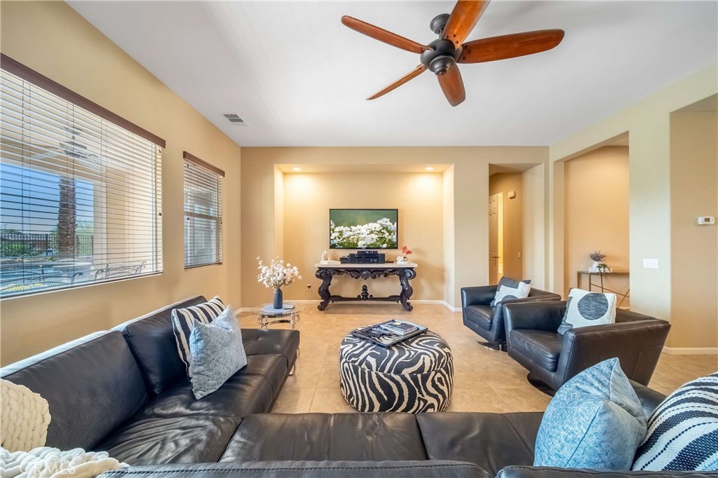 40834 Adriatico Property Photo 6