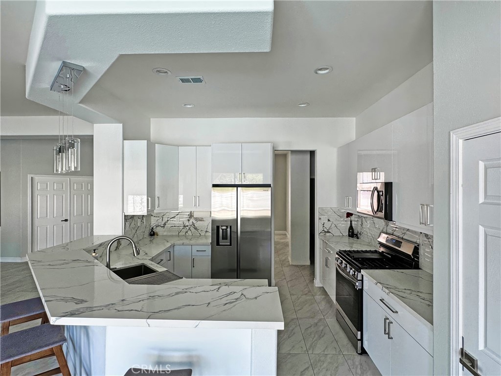 43244 Freesia Place Property Photo 3