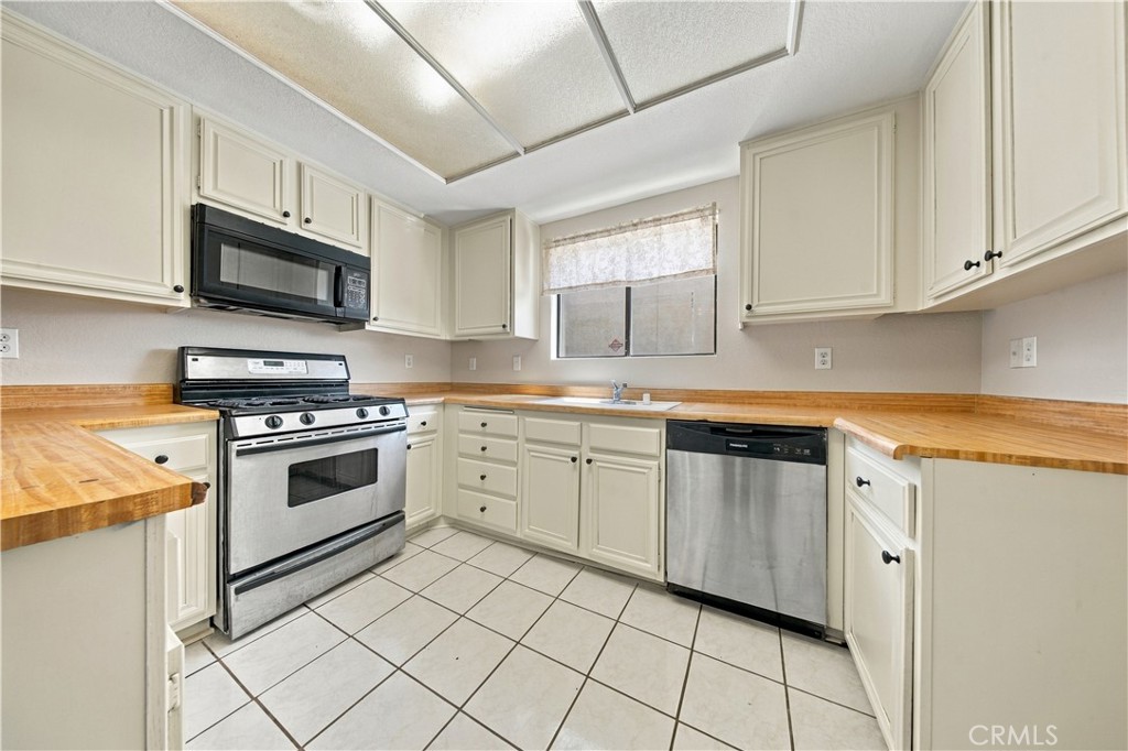 2533 Topaz Property Photo 8