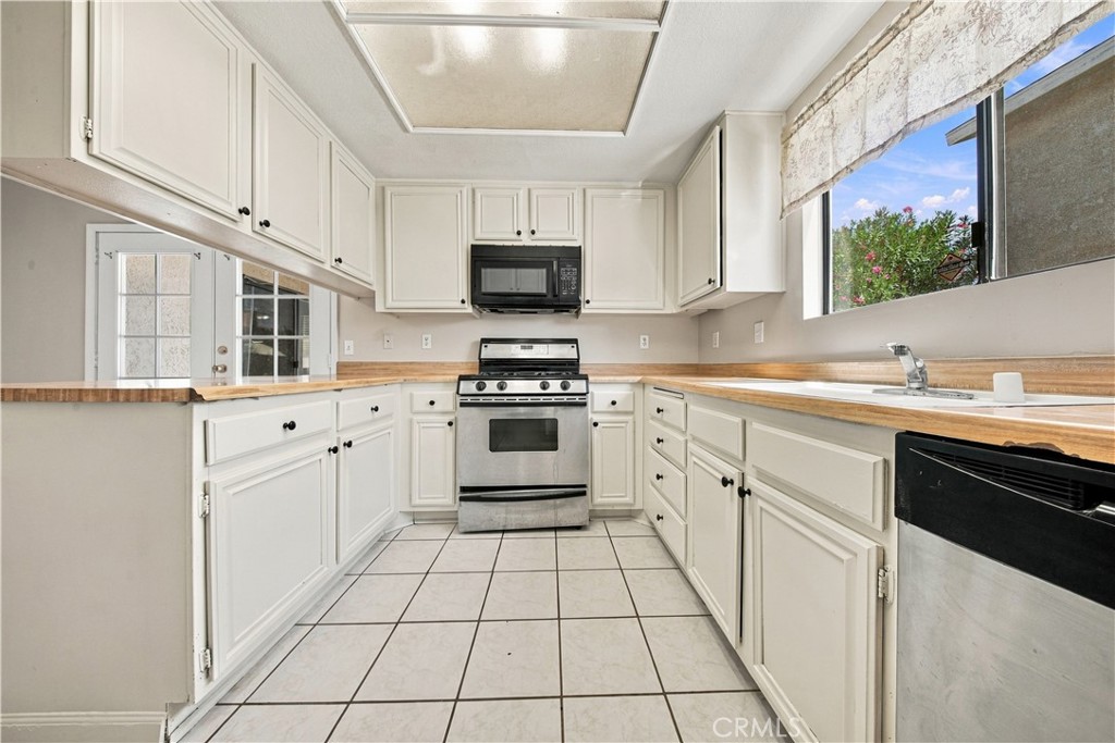 2533 Topaz Property Photo 9