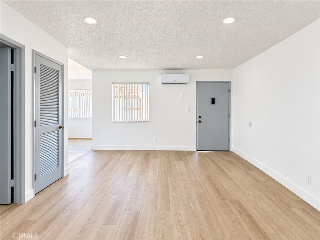 801 E Chestnut Street 8 Property Photo 1