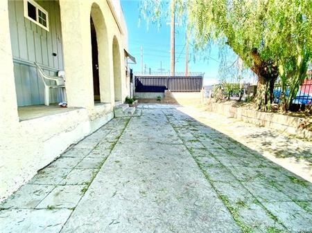 6743 Tujunga Avenue Property Photo 5
