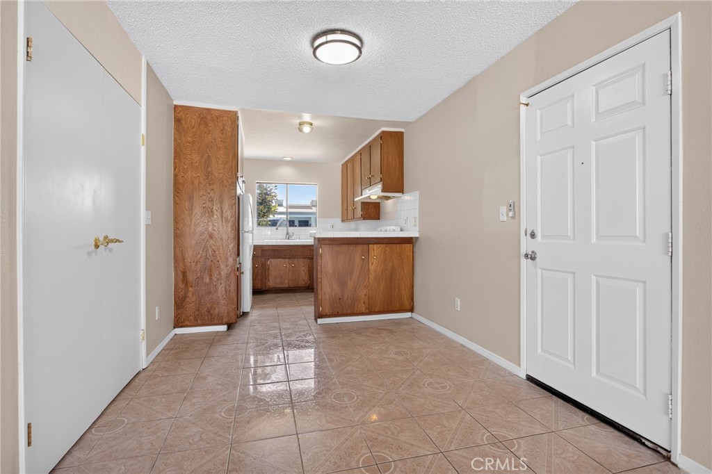 8355 Willis Avenue 18 Property Photo 6