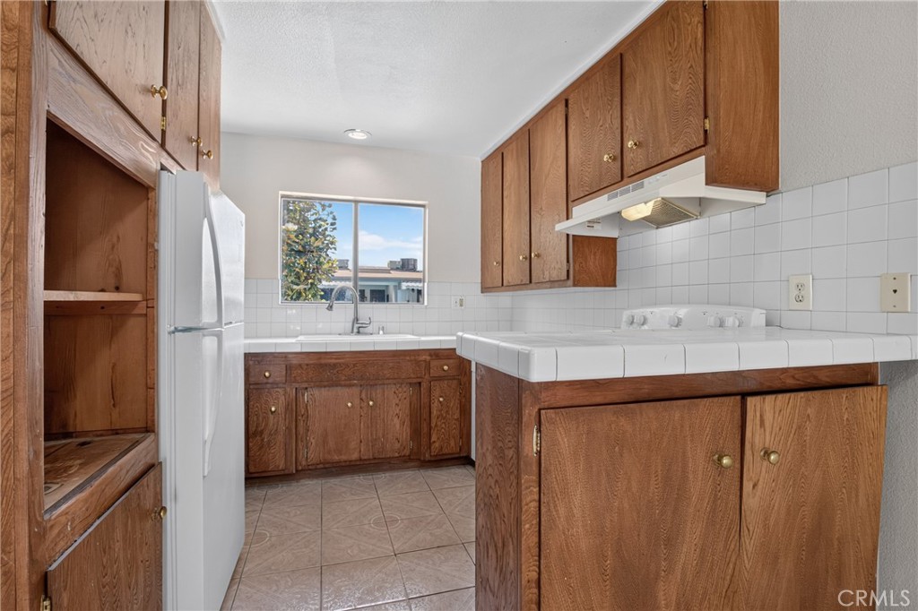 8355 Willis Avenue 18 Property Photo 8